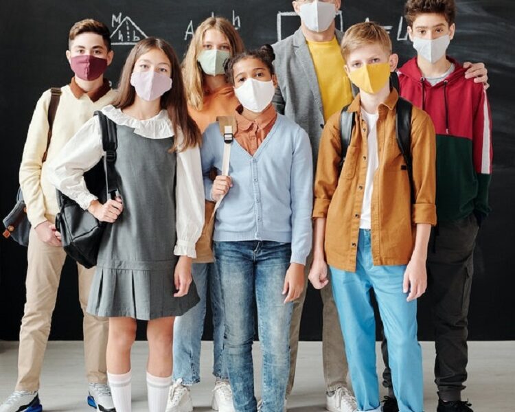 Prevent communication issues while wearing a mask in school