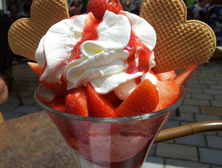 Sundae dessert
