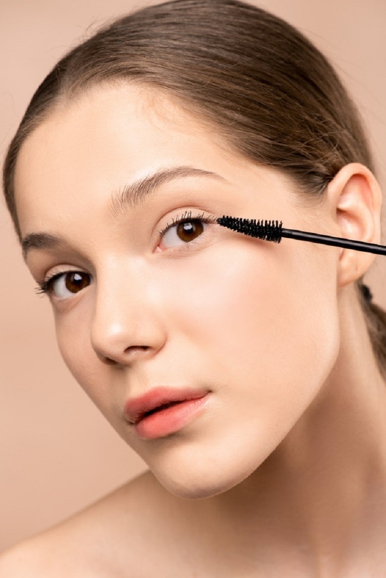 What Must You Know Before Using Eyelash Extension Remover?