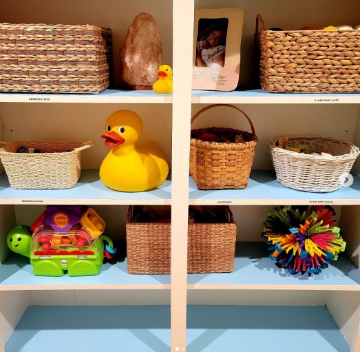 Colorful Contrast Nursery Shelf Colorful Contrast Nursery Shelf