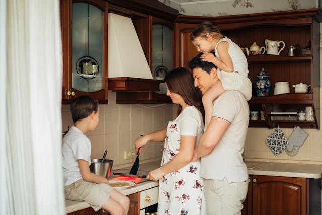 Chelsea Acton's famous parenting